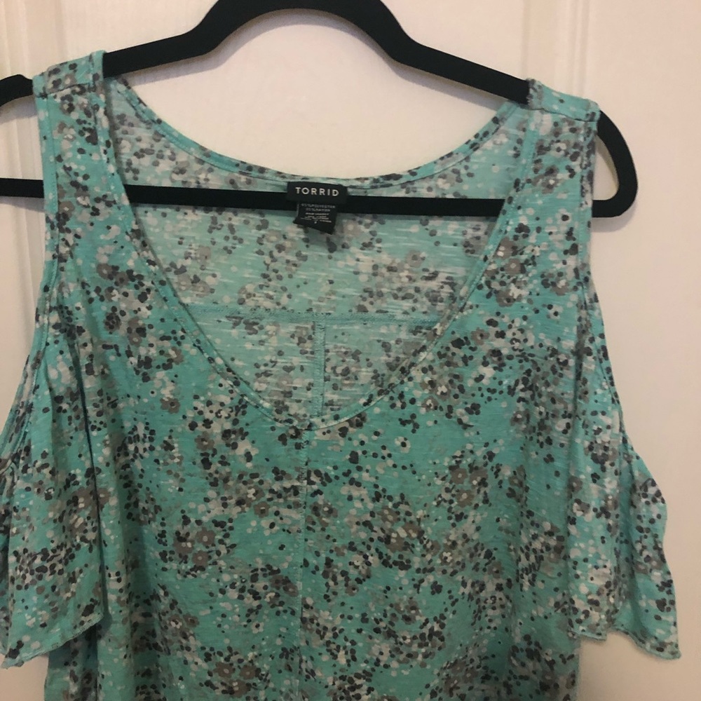 Torrid Cold Shoulder Tee - Picture 2 of 3